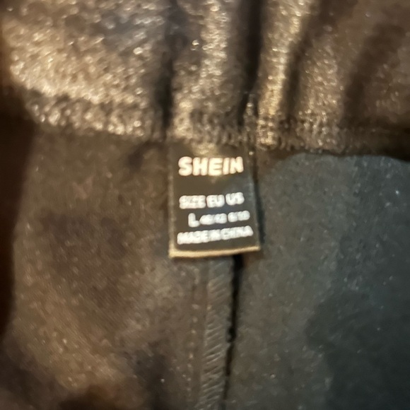 Cute pleather zip front leggings - Picture 3 of 4